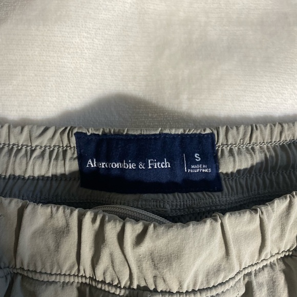 Abercrombie & Fitch Men’s Swim Suit and Short - Picture 2 of 12